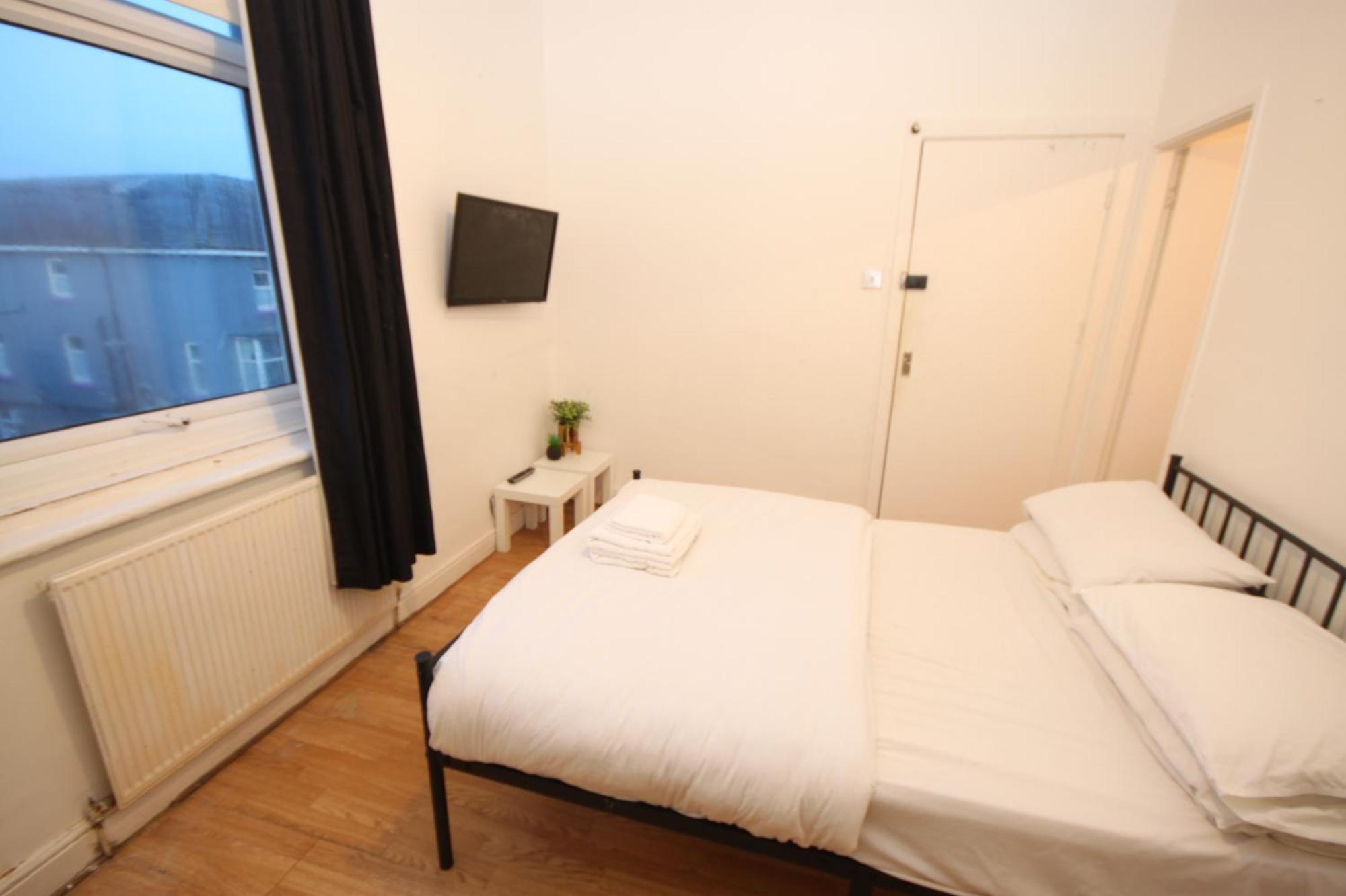 Barton Seaview, Self Catering Studio Apartments, Promenade & Central Beach Location, Families, Couples Or 23 Years Plus Only, Free Parking Blackpool Phòng bức ảnh