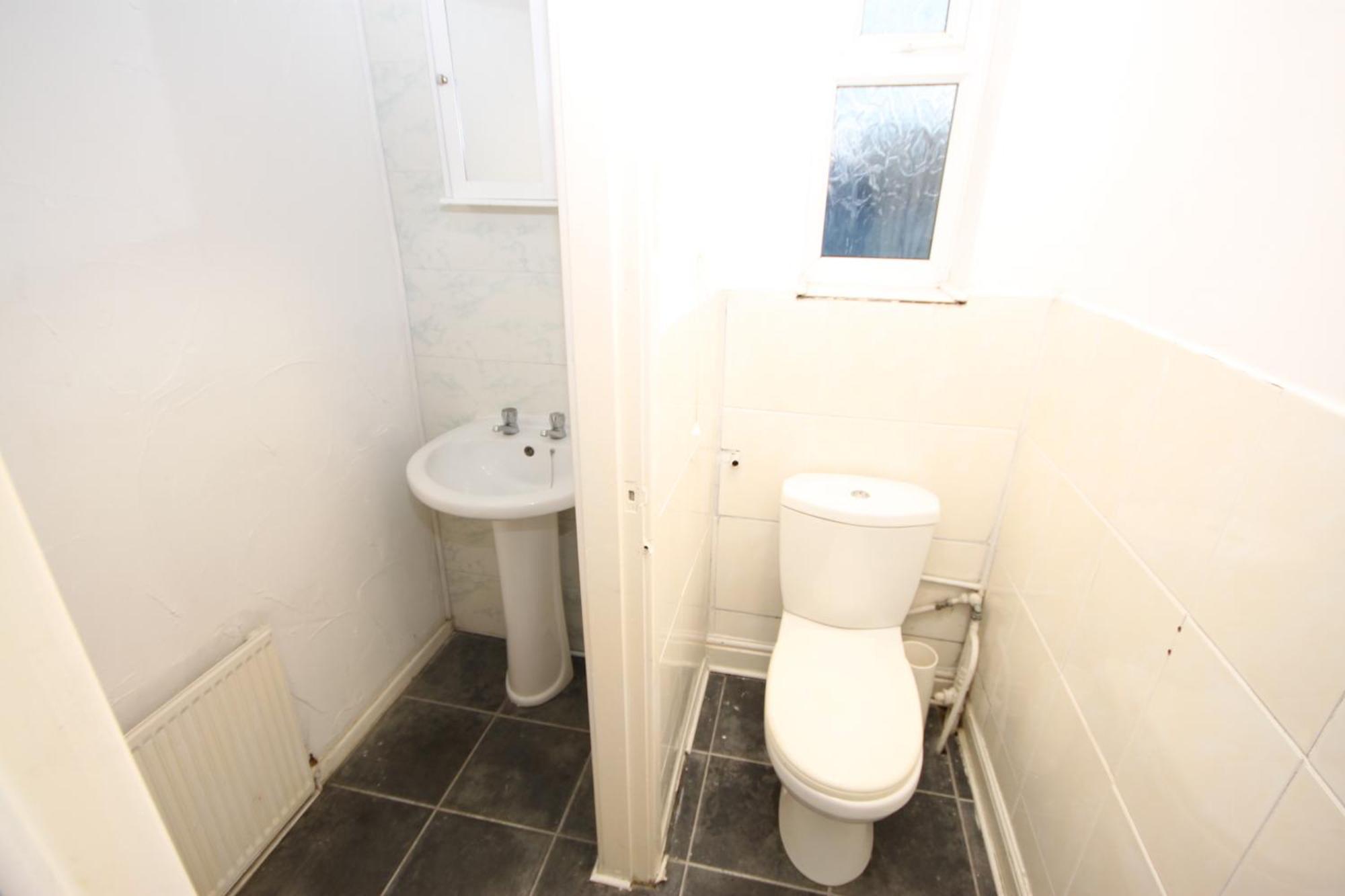 Barton Seaview, Self Catering Studio Apartments, Promenade & Central Beach Location, Families, Couples Or 23 Years Plus Only, Free Parking Blackpool Ngoại thất bức ảnh