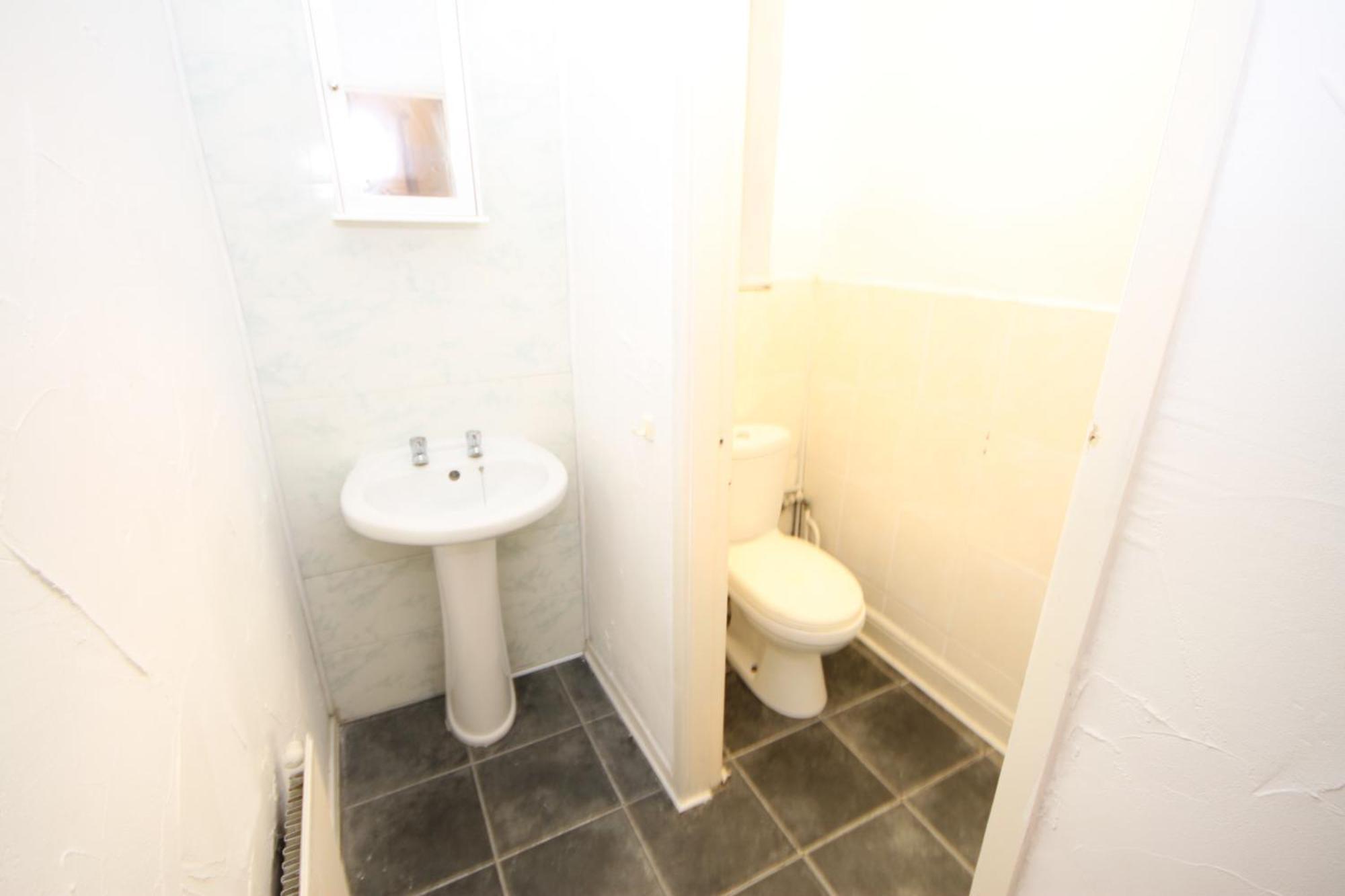 Barton Seaview, Self Catering Studio Apartments, Promenade & Central Beach Location, Families, Couples Or 23 Years Plus Only, Free Parking Blackpool Phòng bức ảnh