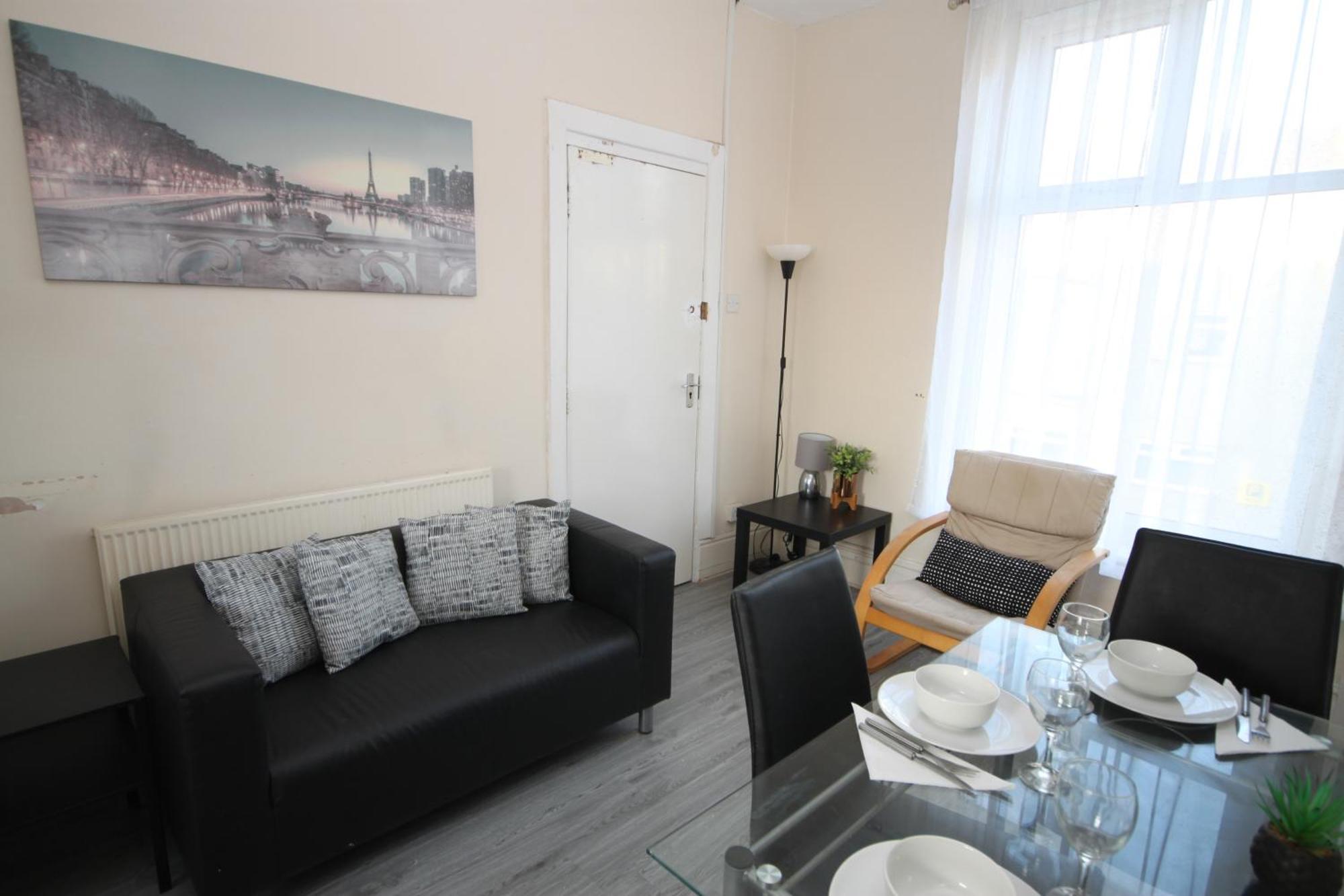 Barton Seaview, Self Catering Studio Apartments, Promenade & Central Beach Location, Families, Couples Or 23 Years Plus Only, Free Parking Blackpool Ngoại thất bức ảnh