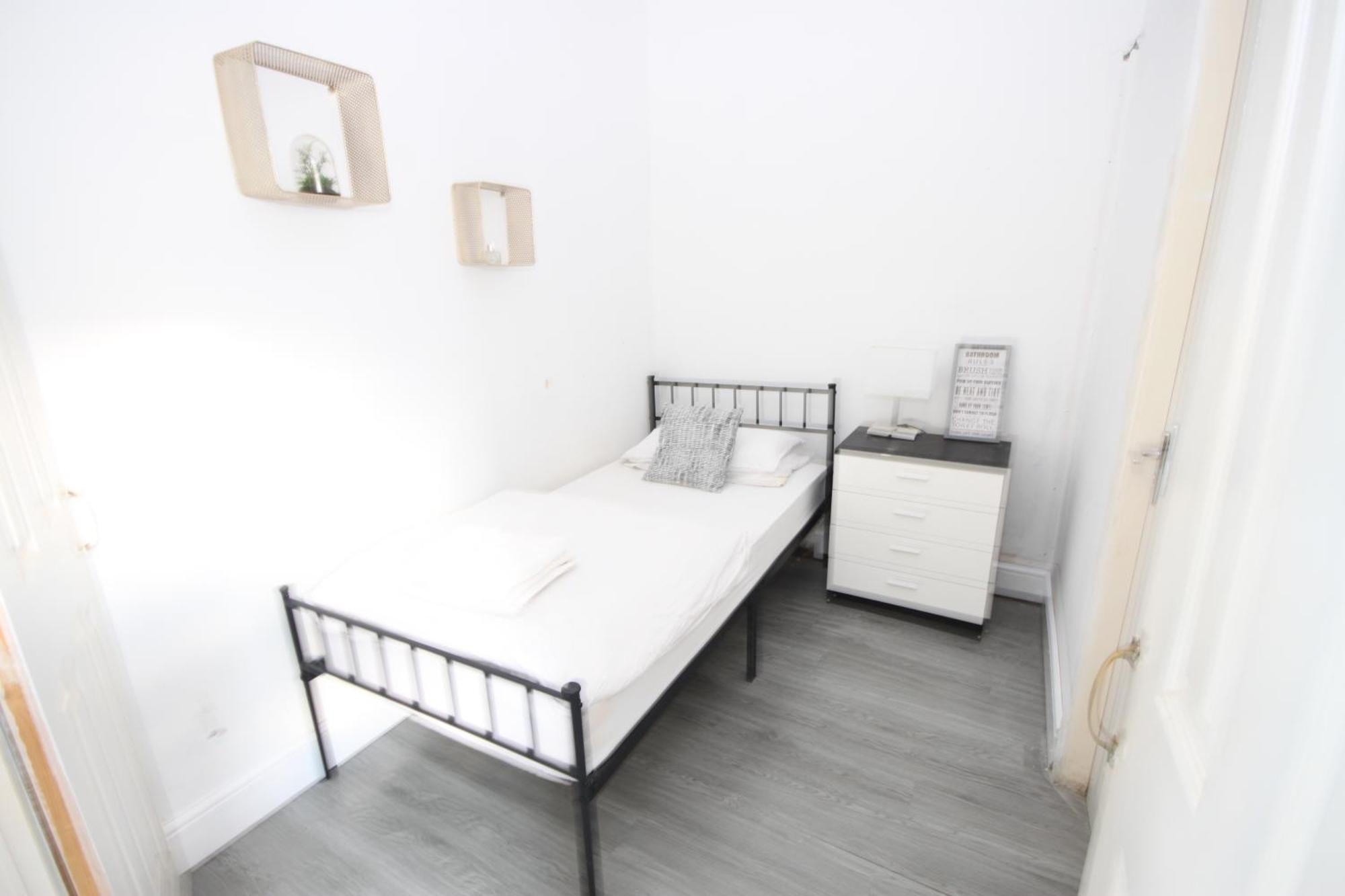 Barton Seaview, Self Catering Studio Apartments, Promenade & Central Beach Location, Families, Couples Or 23 Years Plus Only, Free Parking Blackpool Phòng bức ảnh